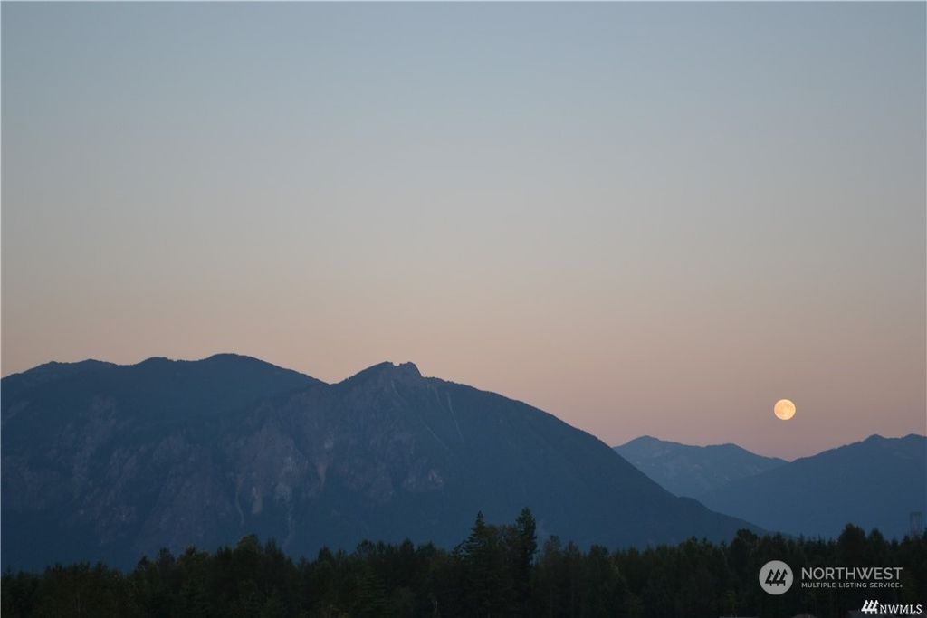 Photo of 9128 Merritt Avenue SE, Snoqualmie, WA 98065 (MLS # 2127356)