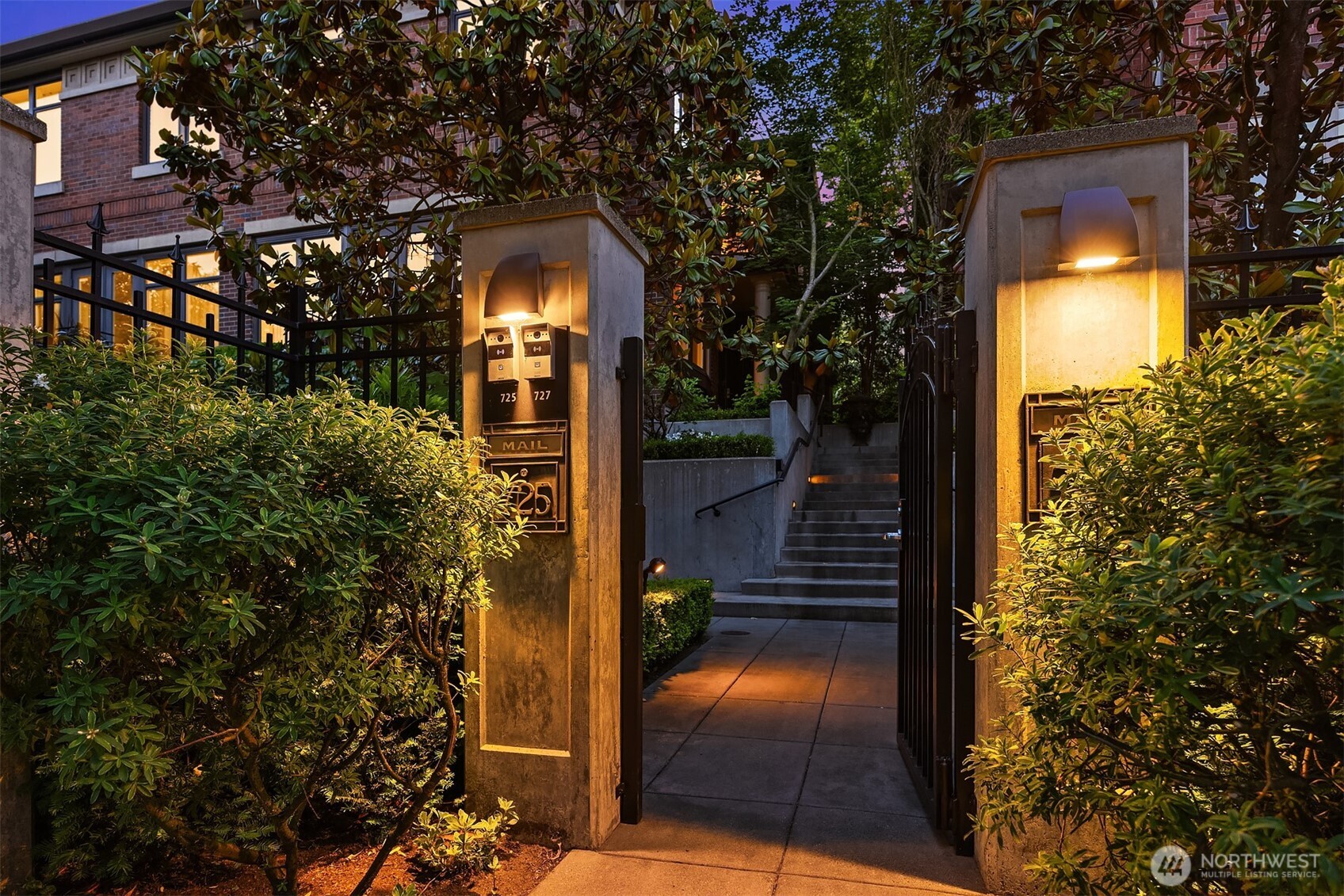 725 Harvard Avenue E