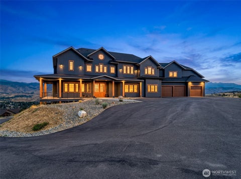 Photo of 3900 Sky Crest LN, Wenatchee, WA 98801 (MLS # 2557250)