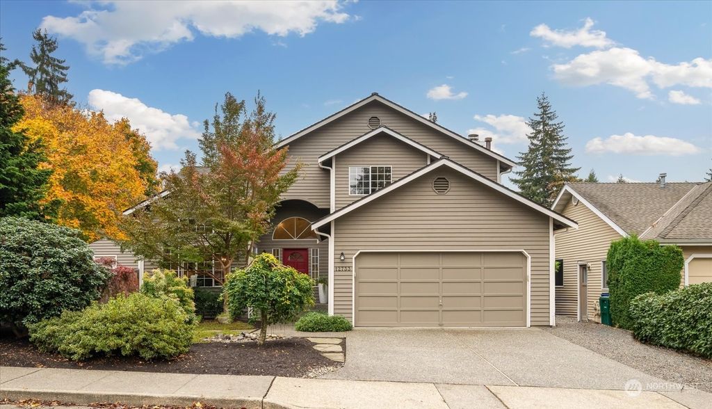 Photo of 12733 NE 101st Place, Kirkland, WA 98033 (MLS # 2304715)
