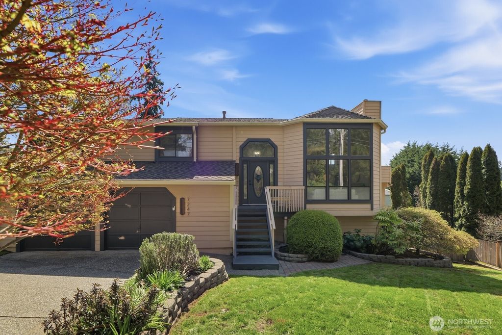 Photo of 7247 NE 150th Street, Kenmore, WA 98028 (MLS # 2492336)