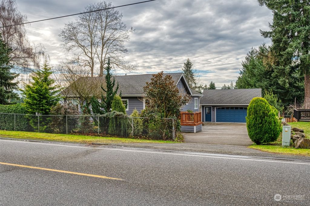 Photo of 2305 15th Avenue, Milton, WA 98354 (MLS # 2193075)