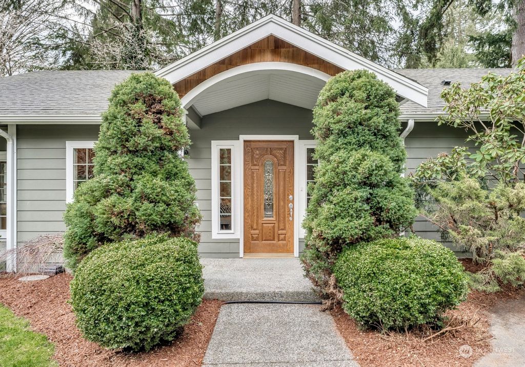 Photo of 17251 44th Avenue NE, Lake Forest Park, WA 98155 (MLS # 2204378)