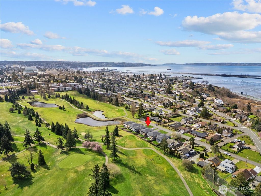 Photo of 421 Rockefeller Avenue, Everett, WA 98201 (MLS # 2346802)