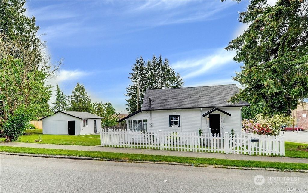 Photo of 1815 Fourth Street, Snohomish, WA 98290 (MLS # 2006208)