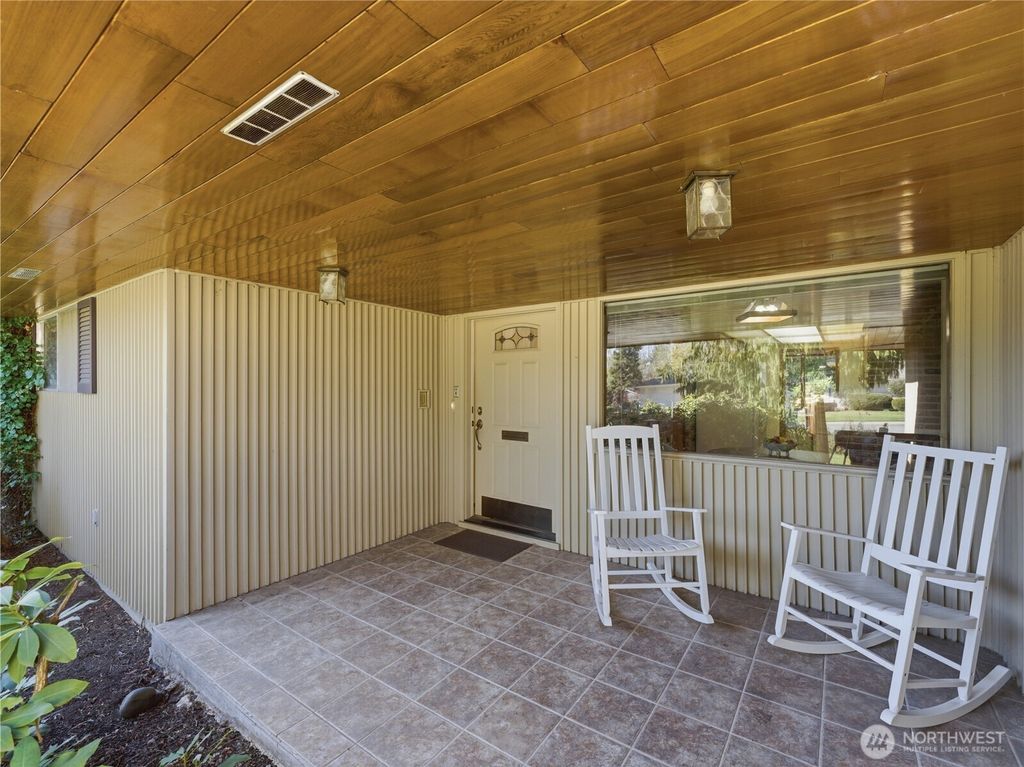 Photo of 1319 First Street, Wenatchee, WA 98801 (MLS # 2505197)