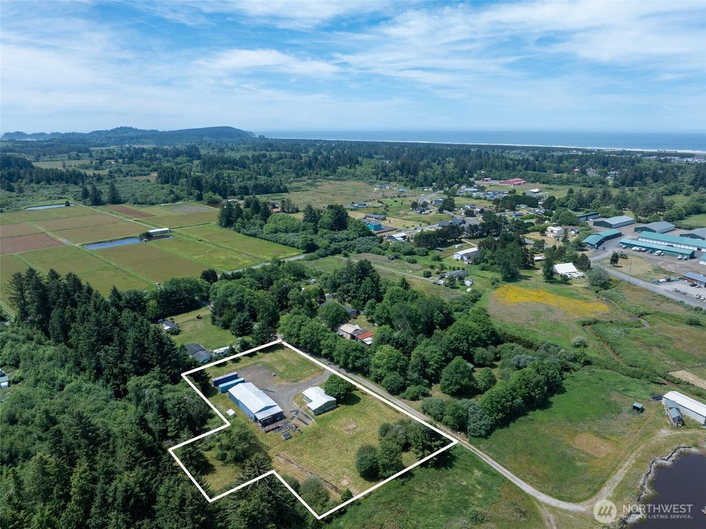 Photo of 6912 Newt Lane, Long Beach, WA 98631 (MLS # 2555575)