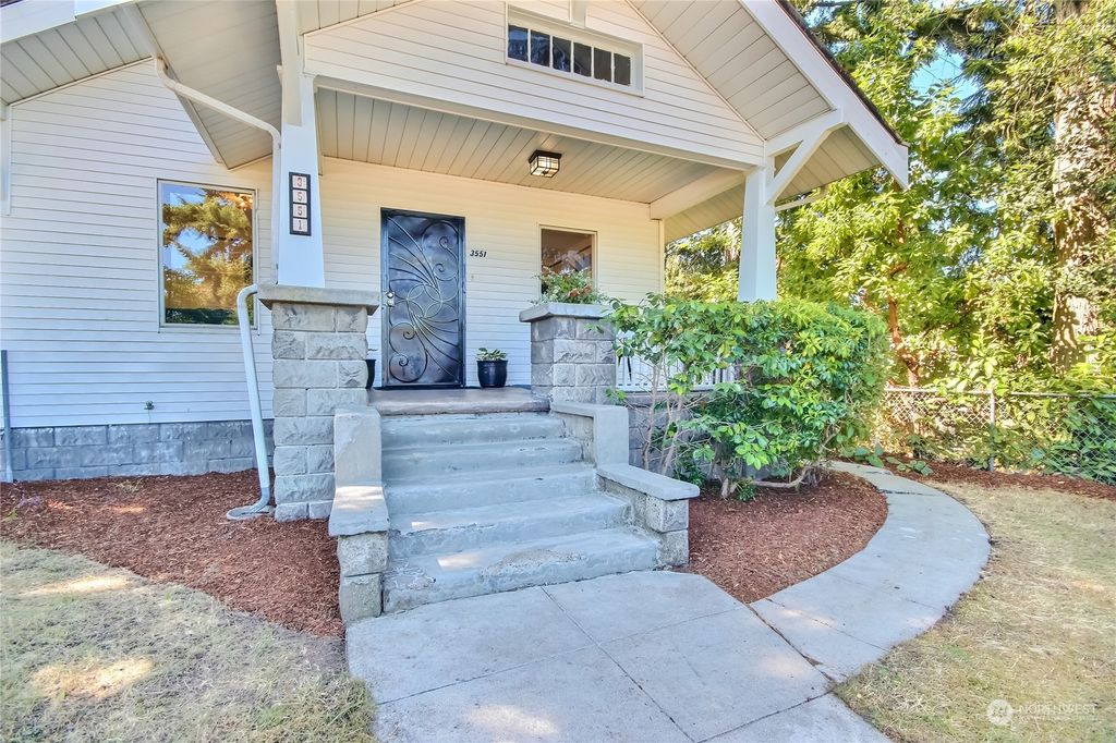 Photo of 3551 SW 99th St. St, Seattle, WA 98126 (MLS # 2267149)