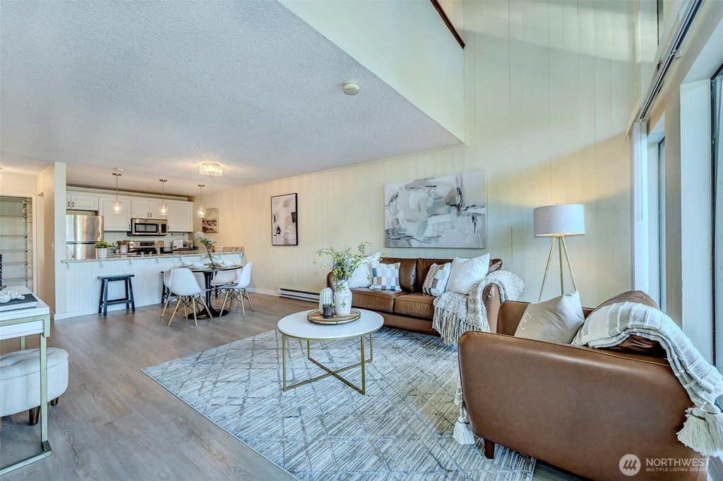 Photo of 13872 NE 60th Way #114, Redmond, WA 98052 (MLS # 2482222)