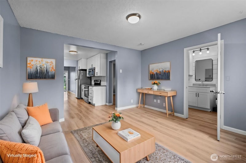 1102 cowlitz Way