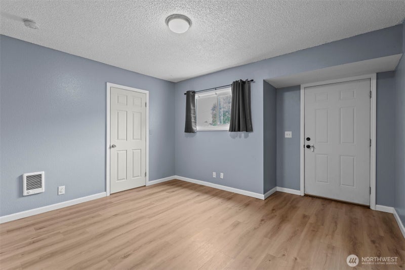1102 cowlitz Way