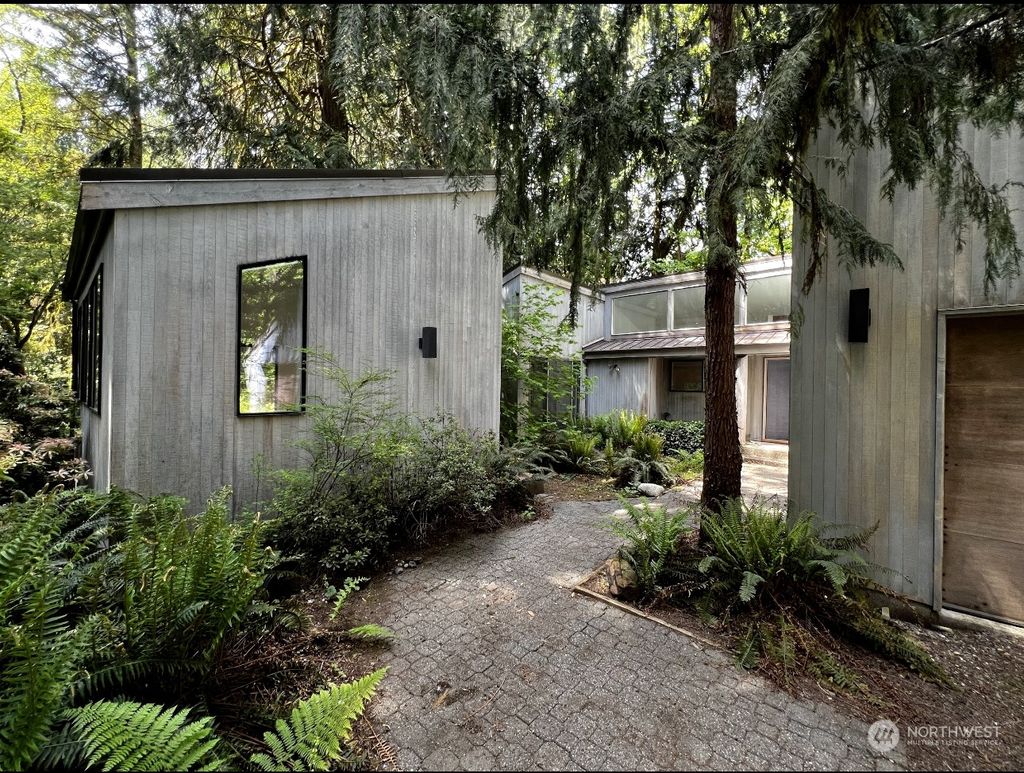 Photo of 13829 241st Place SE, Issaquah, WA 98027 (MLS # 2249253)