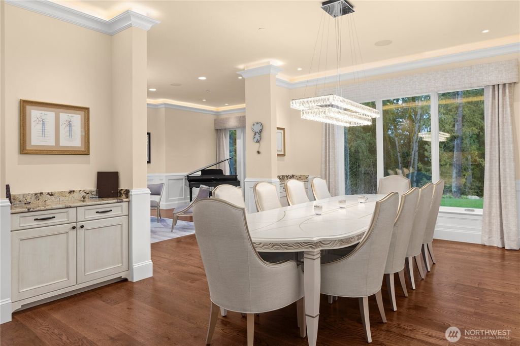 listing image 9365812745205003832
