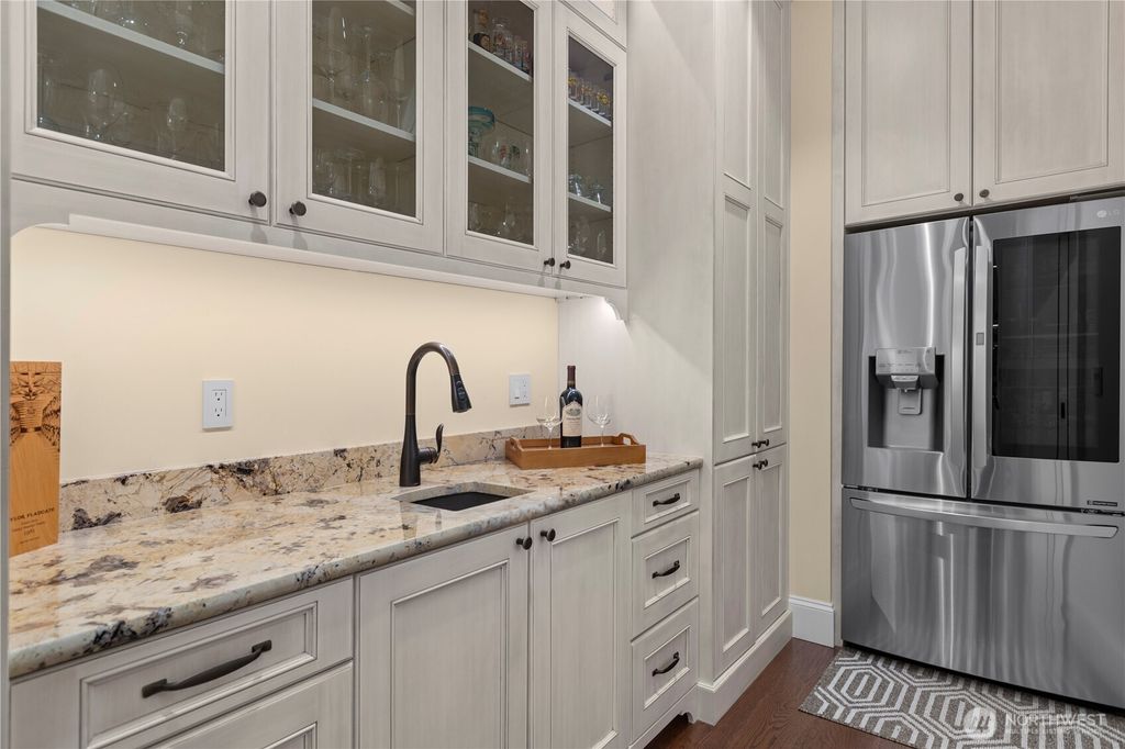listing image 9360326425690245410