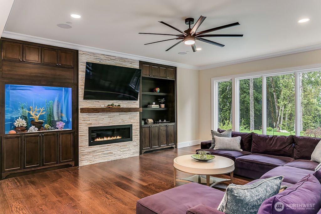 listing image 9360676278013643968