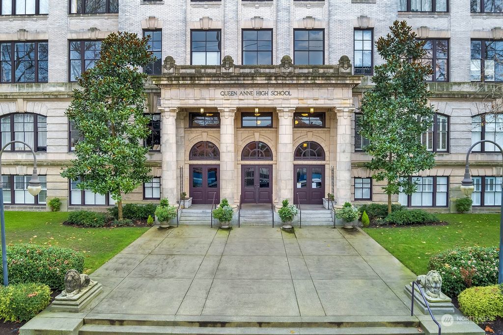 Photo of 201 Galer Street #231, Seattle, WA 98109 (MLS # 2320074)