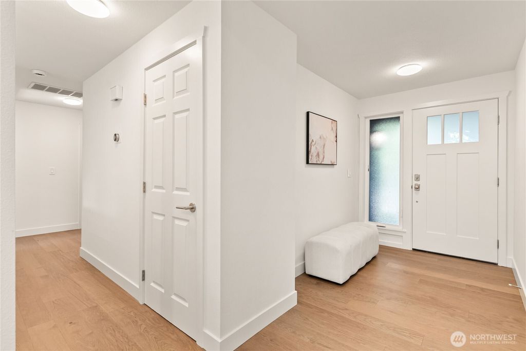 Photo of 9109 NE 141st Pl Pl, Kirkland, WA 98034 (MLS # 2455084)