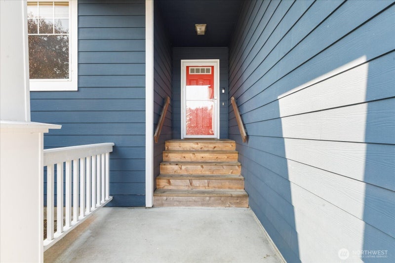 229 NW Cherry Hill Loop