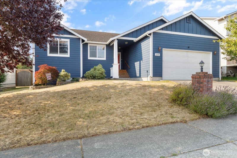 229 NW Cherry Hill Loop