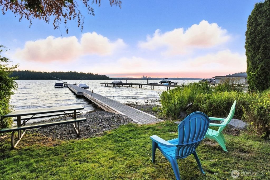 Photo of 5047 84th Avenue SE, Mercer Island, WA 98040 (MLS # 2414720)