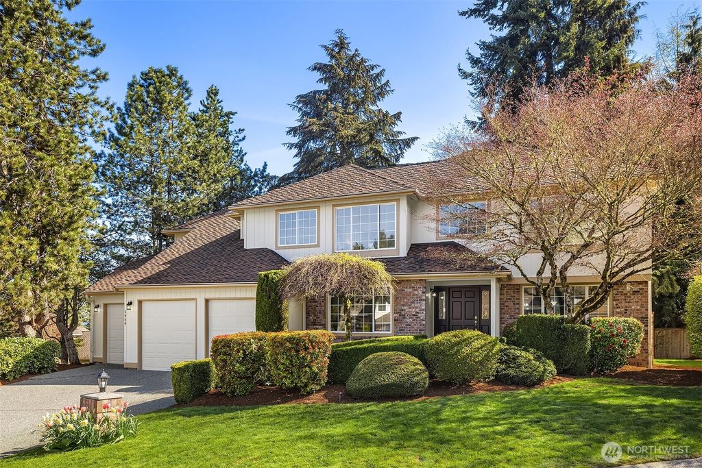 Photo of 5900 Oberland Place NW, Issaquah, WA 98027 (MLS # 2360820)