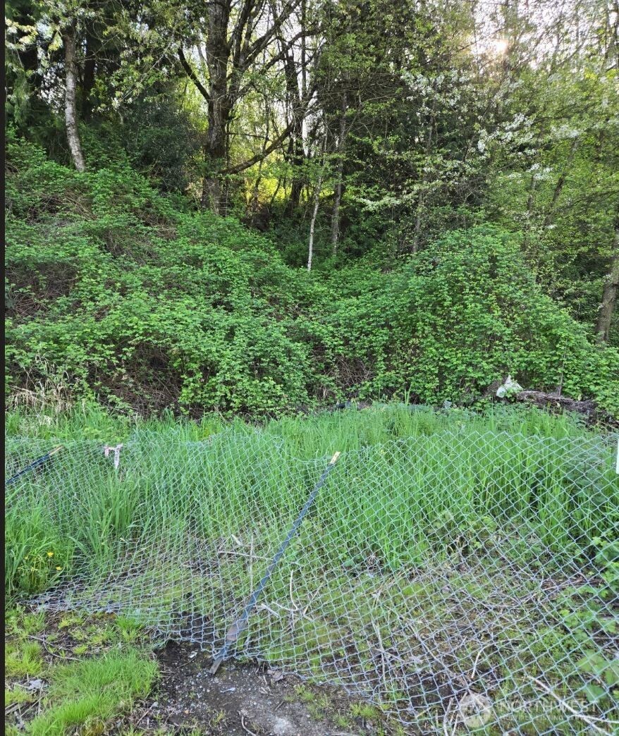 2306 W Valley Highway E