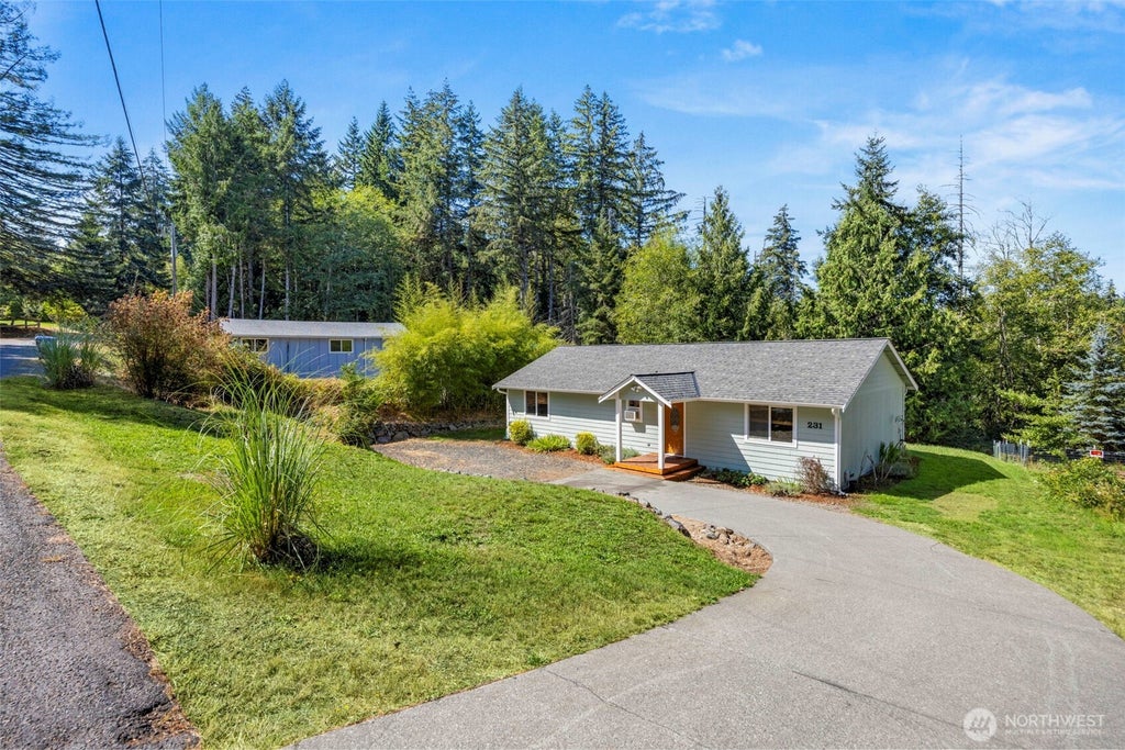 Photo of 231 E Snowcap Drive, Belfair, WA 98528 (MLS # 2577062)