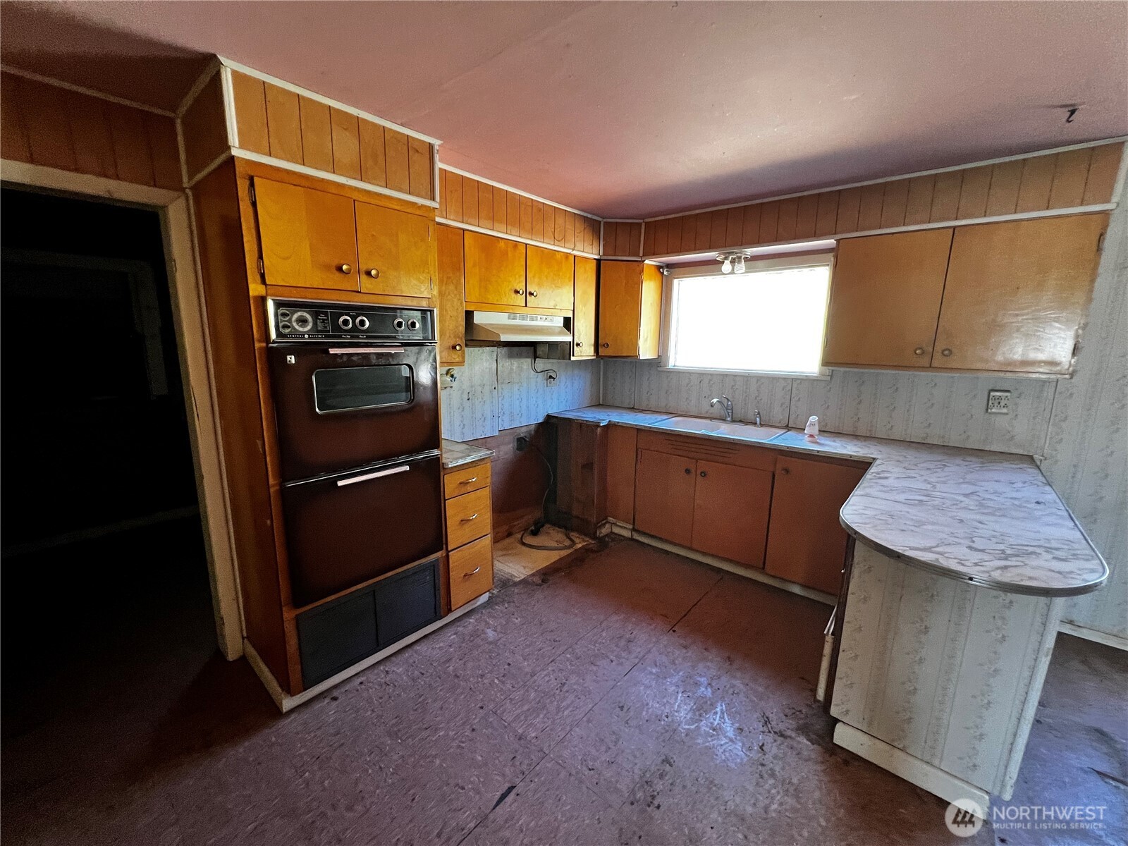 2405 Elmway