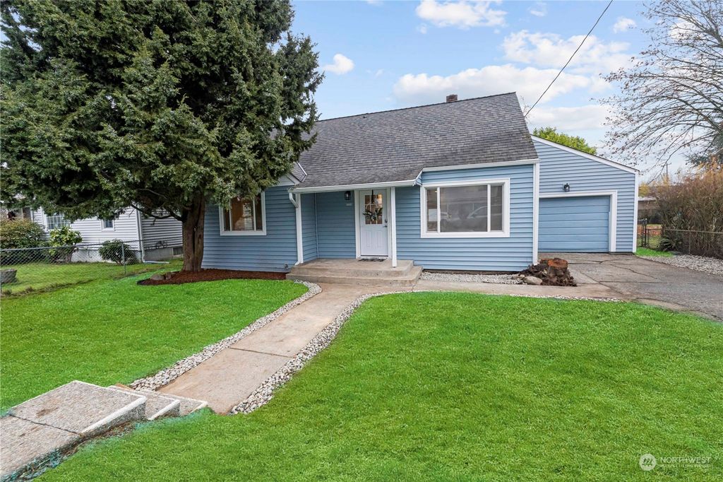 Photo of 12210 78TH Avenue S, Seattle, WA 98178 (MLS # 2183374)