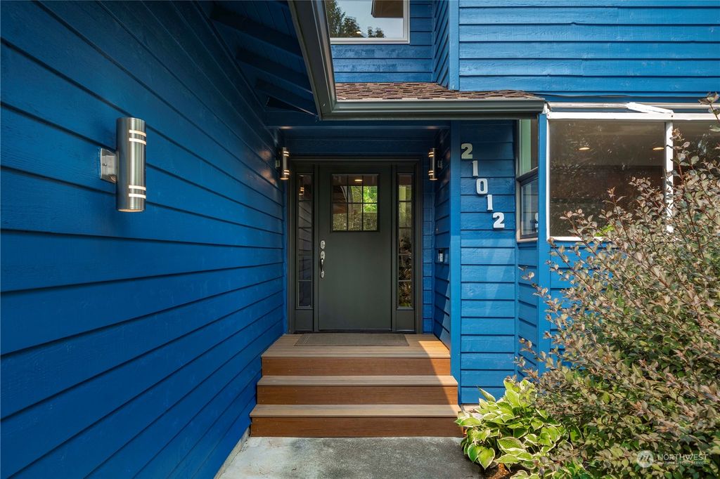 Photo of 21012 SE 256th Place, Maple Valley, WA 98038 (MLS # 2148507)
