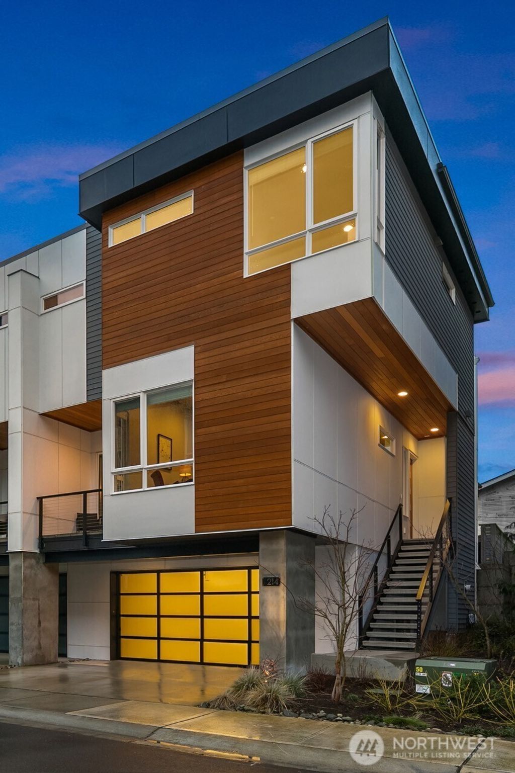 Photo of 214 4th Court S #6, Kirkland, WA 98033 (MLS # 2501748)