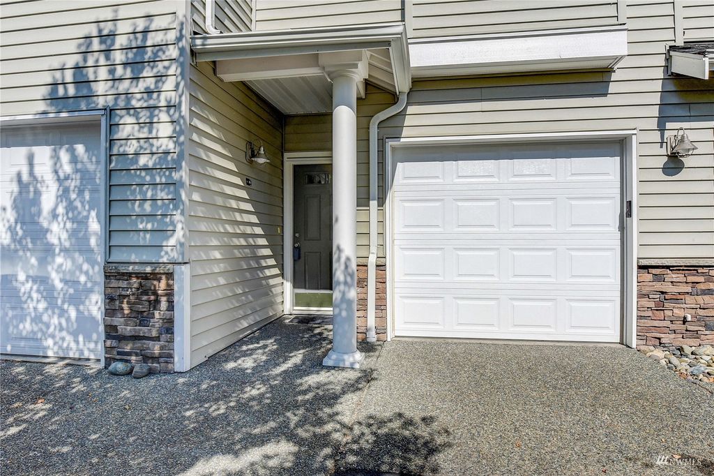 Photo of 1855 Trossachs Boulevard SE #805, Sammamish, WA 98075 (MLS # 1989919)