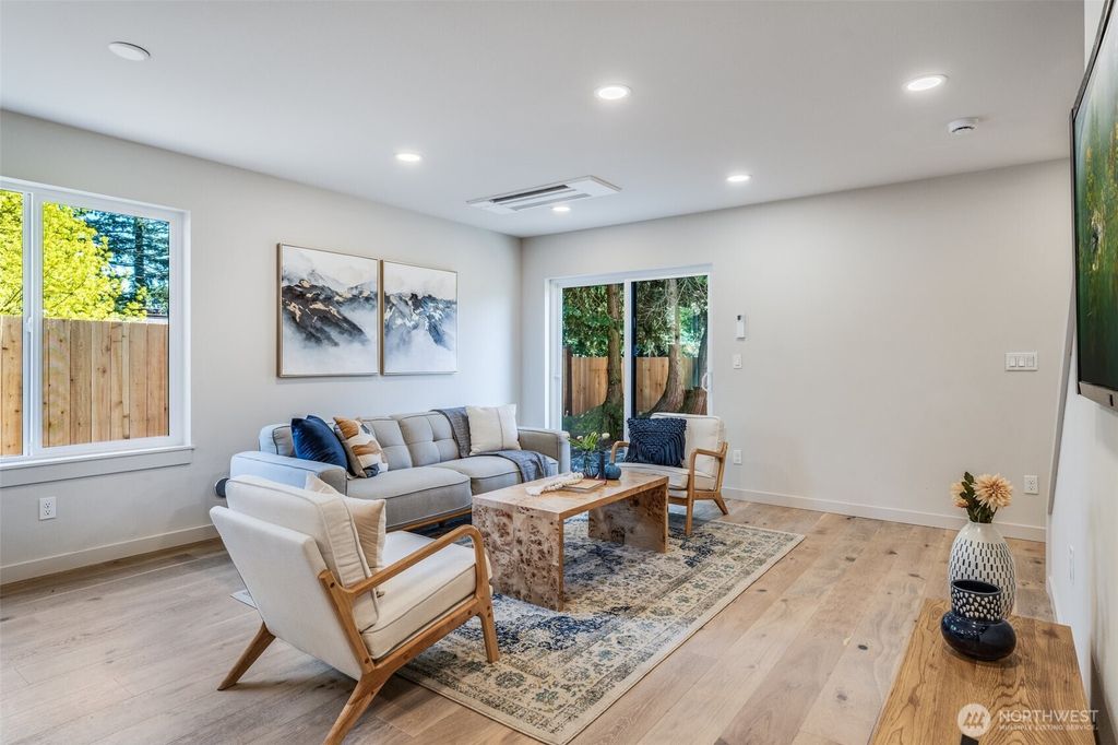 Photo of 12522 2nd Avenue NE, Seattle, WA 98125 (MLS # 2361790)