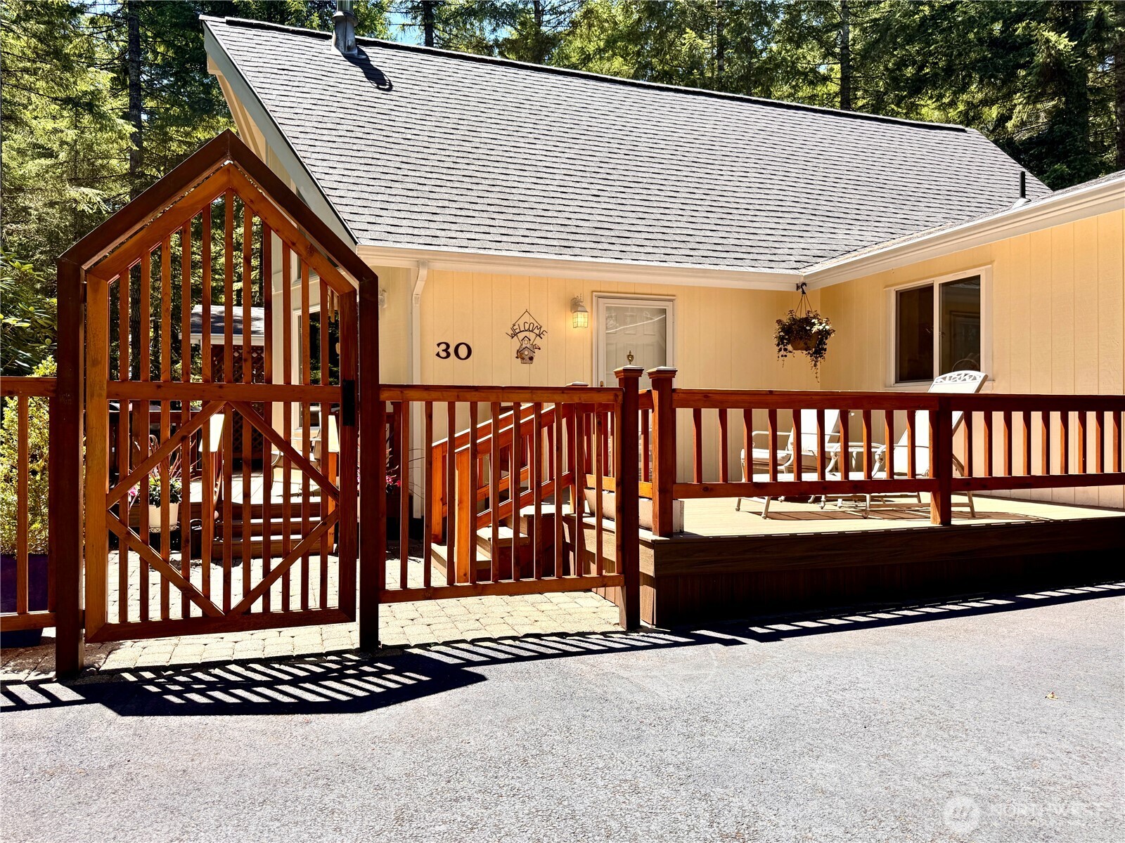 30 E Hemlock Lane