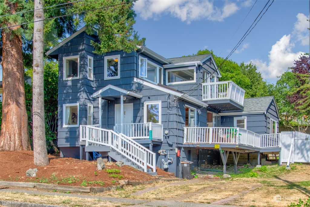 Photo of 7326 39th Avenue NE, Seattle, WA 98115 (MLS # 2131855)