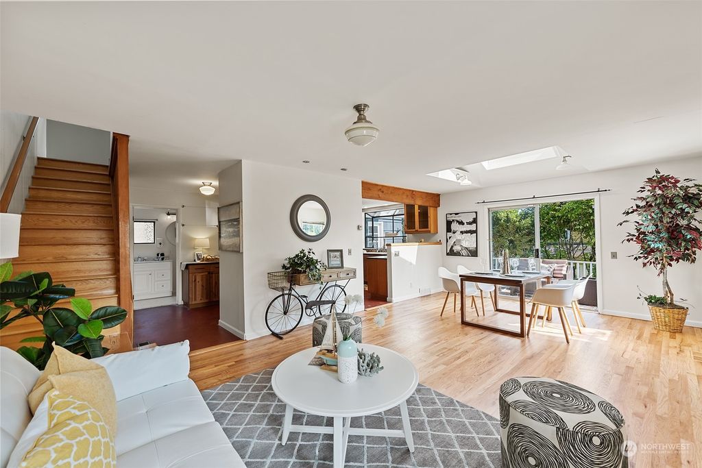 Photo of 7326 39th Avenue NE, Seattle, WA 98115 (MLS # 2131855)