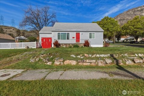 Photo of 210 Stevens Avenue, Coulee Dam, WA 99116 (MLS # 2509443)