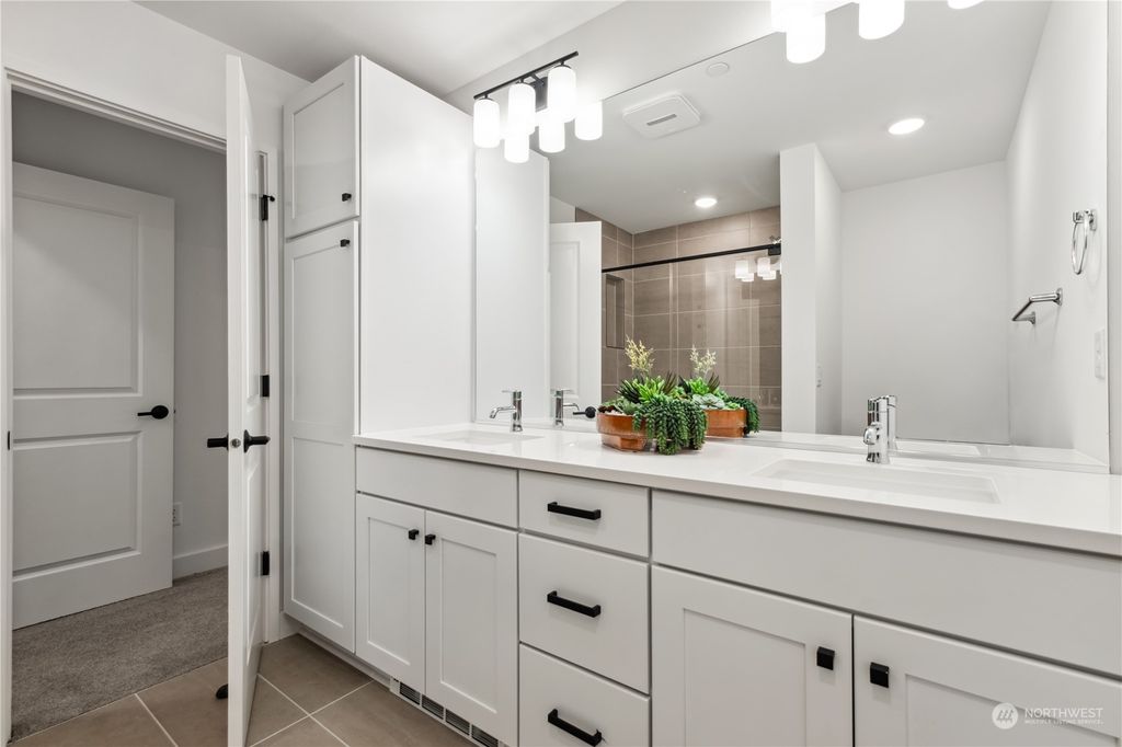 Photo of 1262 Oxbow Way SE #2305, North Bend, WA 98045 (MLS # 2211713)