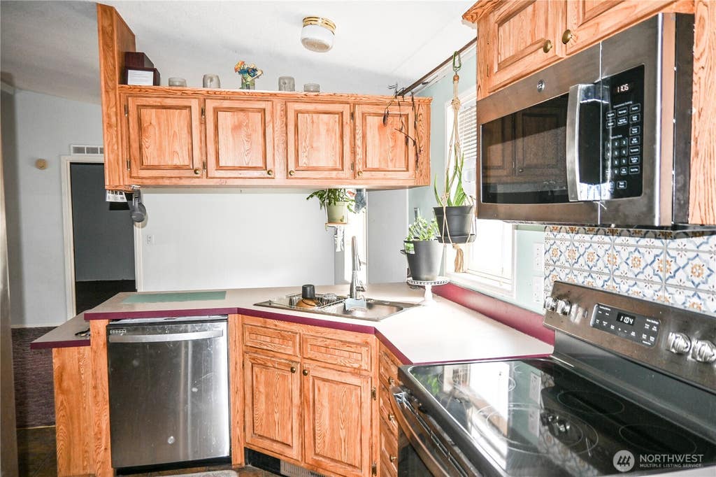 Photo of 44 Curlew Drive, Republic, WA 99166 (MLS # 2572886)