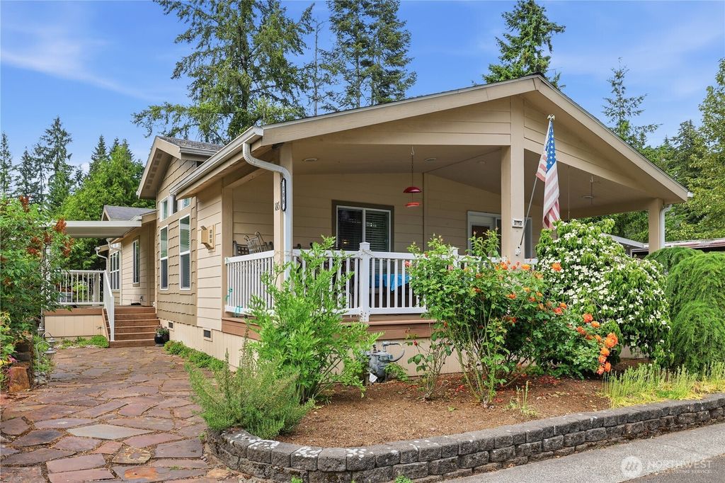 Photo of 18425 NE 95th Street #186, Redmond, WA 98052 (MLS # 2531184)