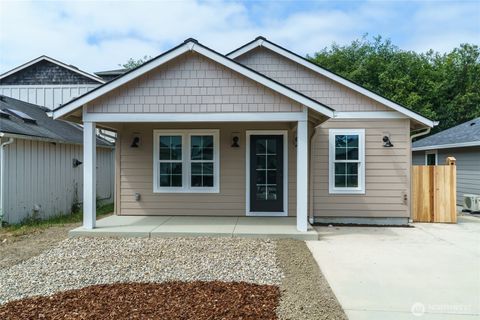 Photo of 117 7th Street SW, Long Beach, WA 98631 (MLS # 2315229)