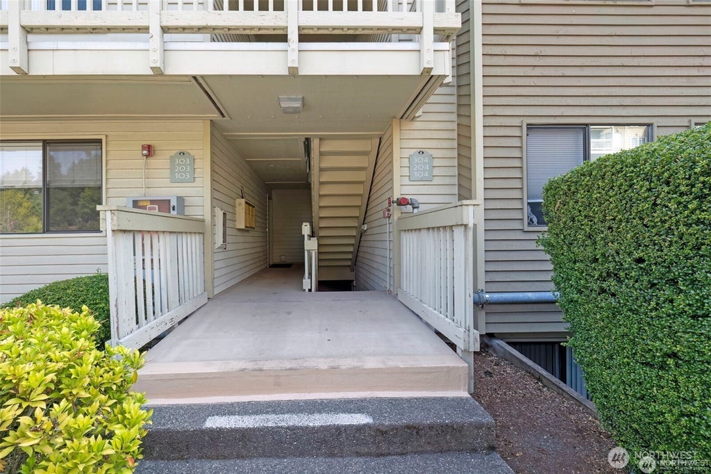 Photo of 1700 W Sunn Fjord Lane #L204, Bremerton, WA 98312 (MLS # 2588159)
