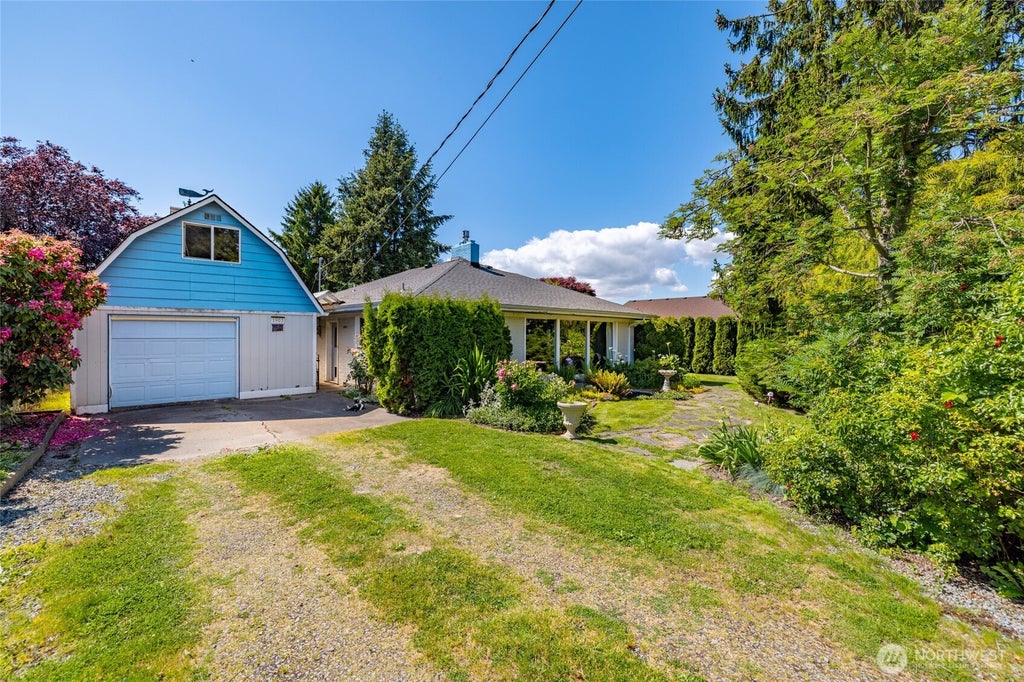 Photo of 1903 S Wall Street, Mount Vernon, WA 98273 (MLS # 2533757)
