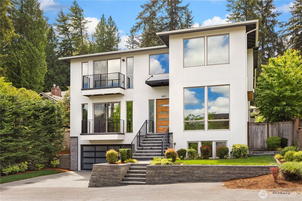 Photo of 6821 96th Ave AVE SE, Mercer Island, WA 98040 (MLS # 2517243)