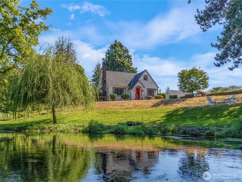 Photo of 2210 W Pioneer Avenue, Puyallup, WA 98371 (MLS # 2416349)