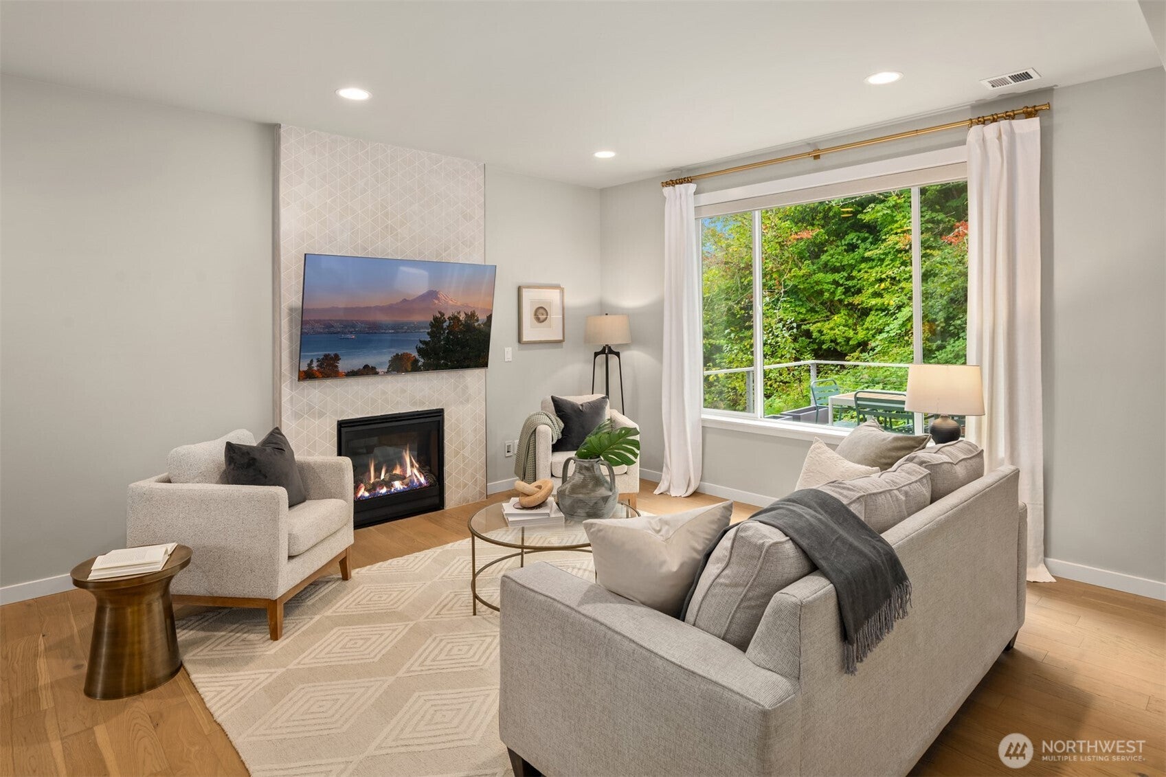 2119 NW Lynx Loop