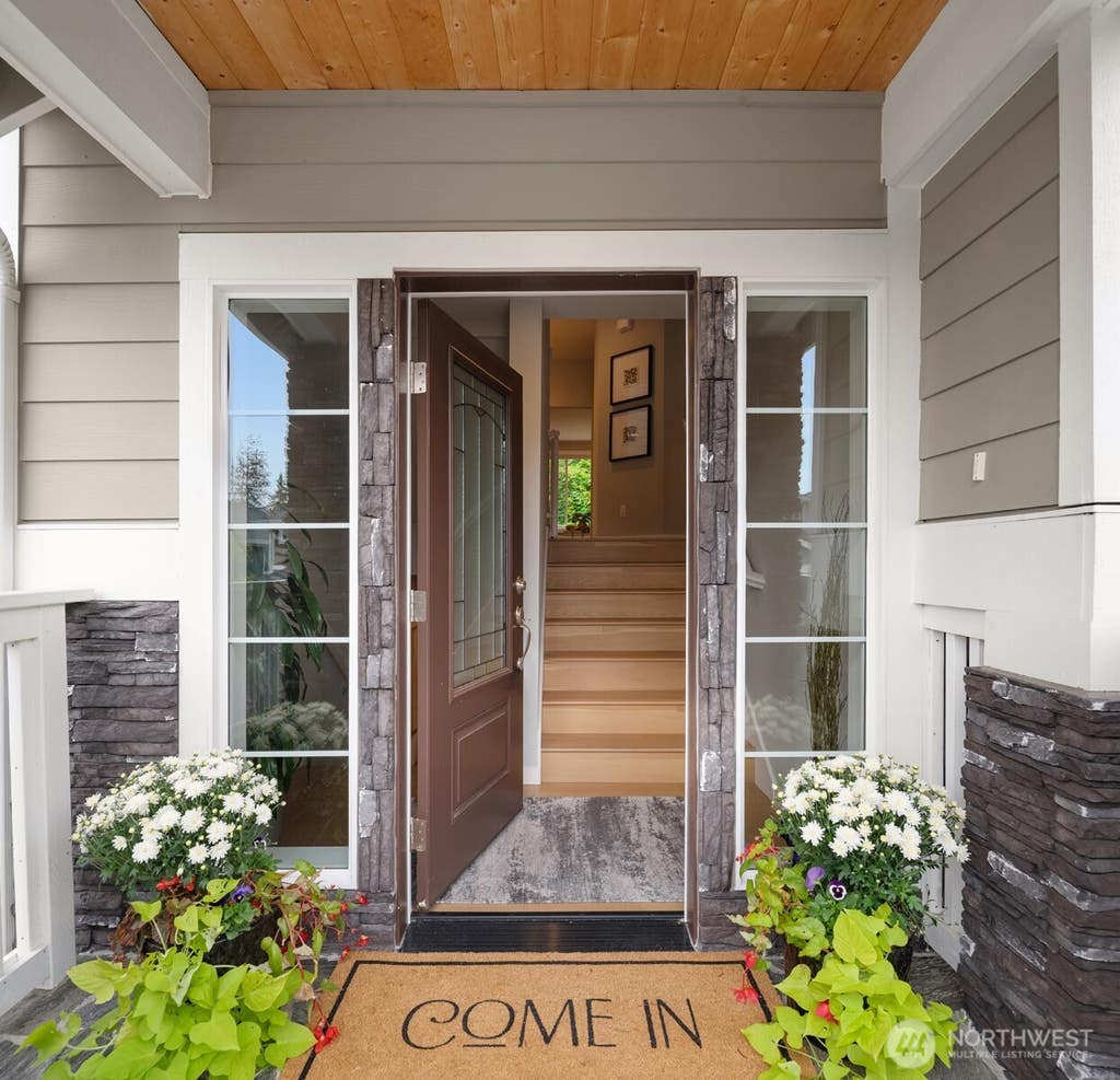 Photo of 2119 NW Lynx Loop, Issaquah, WA 98027 (MLS # 2570183)