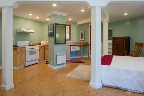 A home in Lopez Island