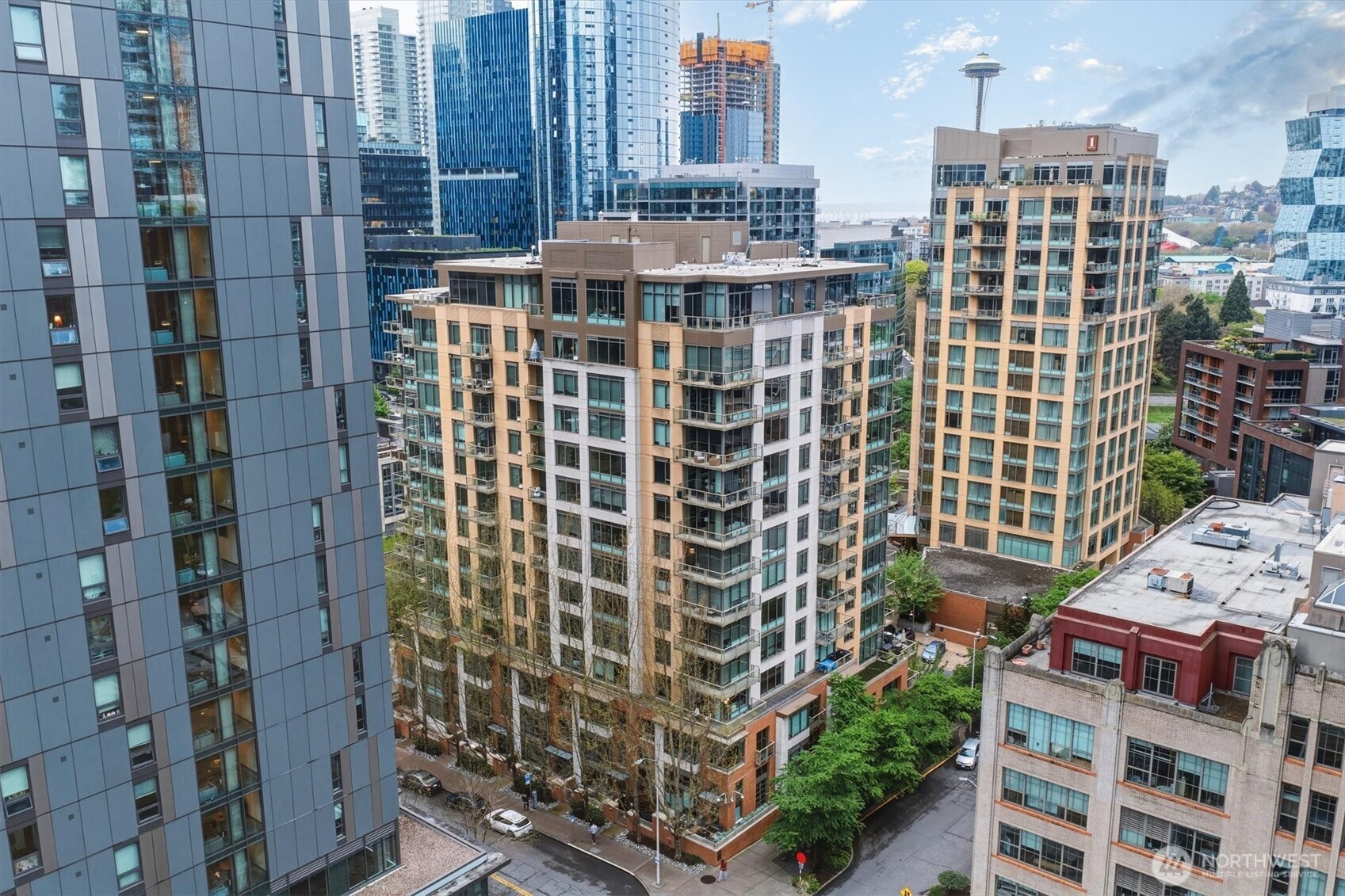 910 Lenora Street S1004