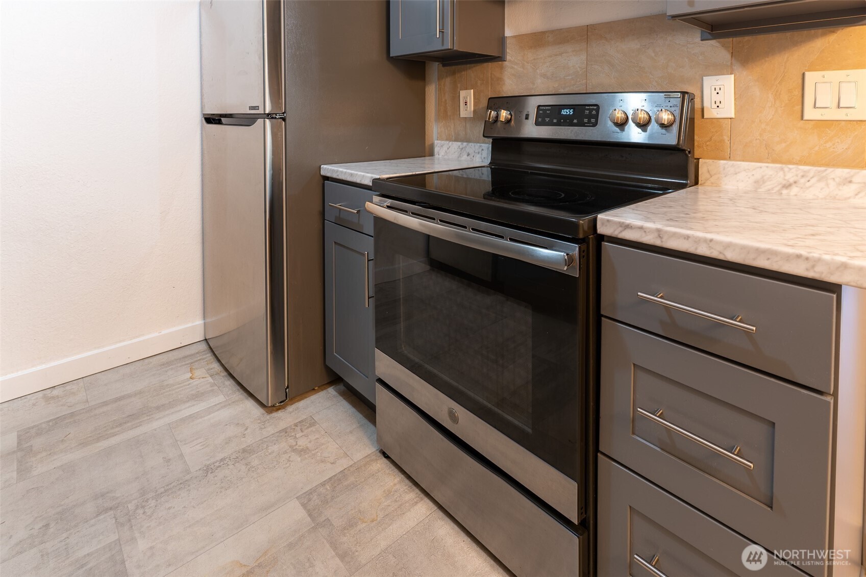 16817 Larch Way D201